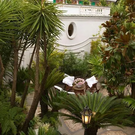 Sleeps 4 Pool Air Con Wifi *